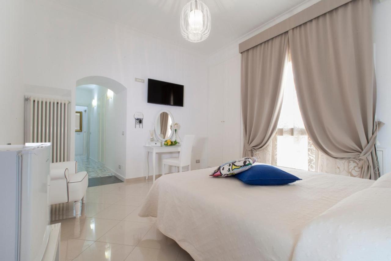 San Nicola B&B กาสเตลลัมมาเร ดิ สตาเบีย ภายนอก รูปภาพ
