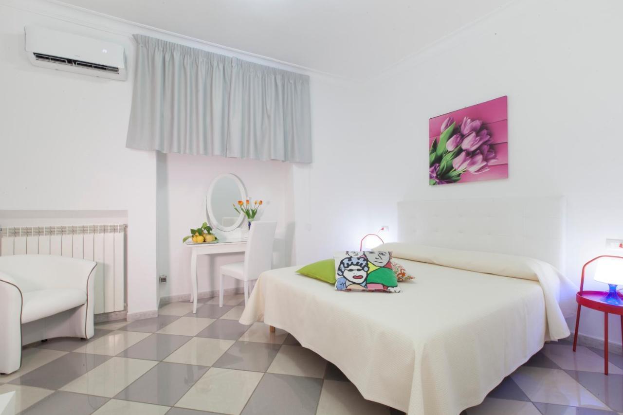San Nicola B&B กาสเตลลัมมาเร ดิ สตาเบีย ภายนอก รูปภาพ